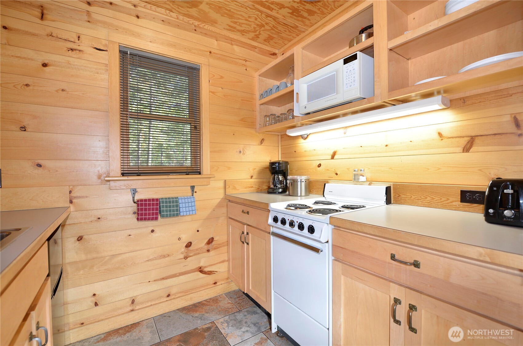 17798 A Hwy 20 #C-7, Mazama, WA 98833