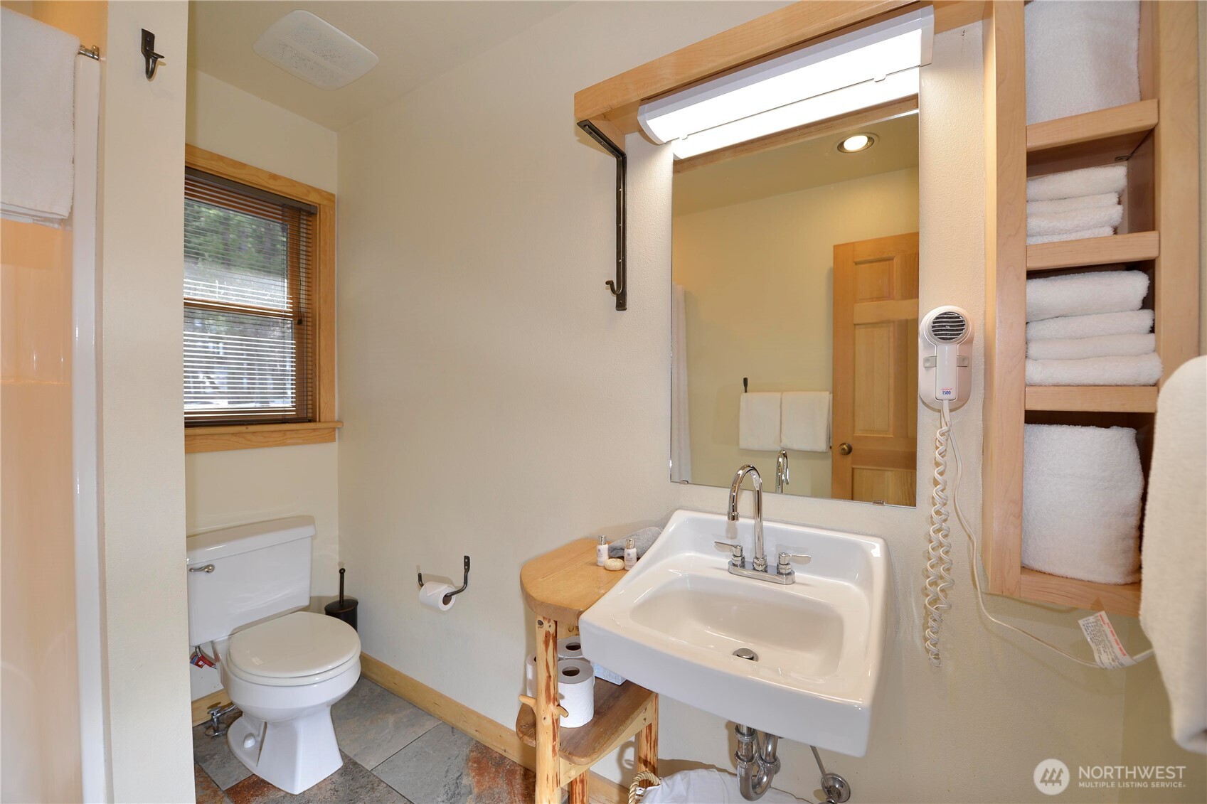 17798 A Hwy 20 #C-7, Mazama, WA 98833