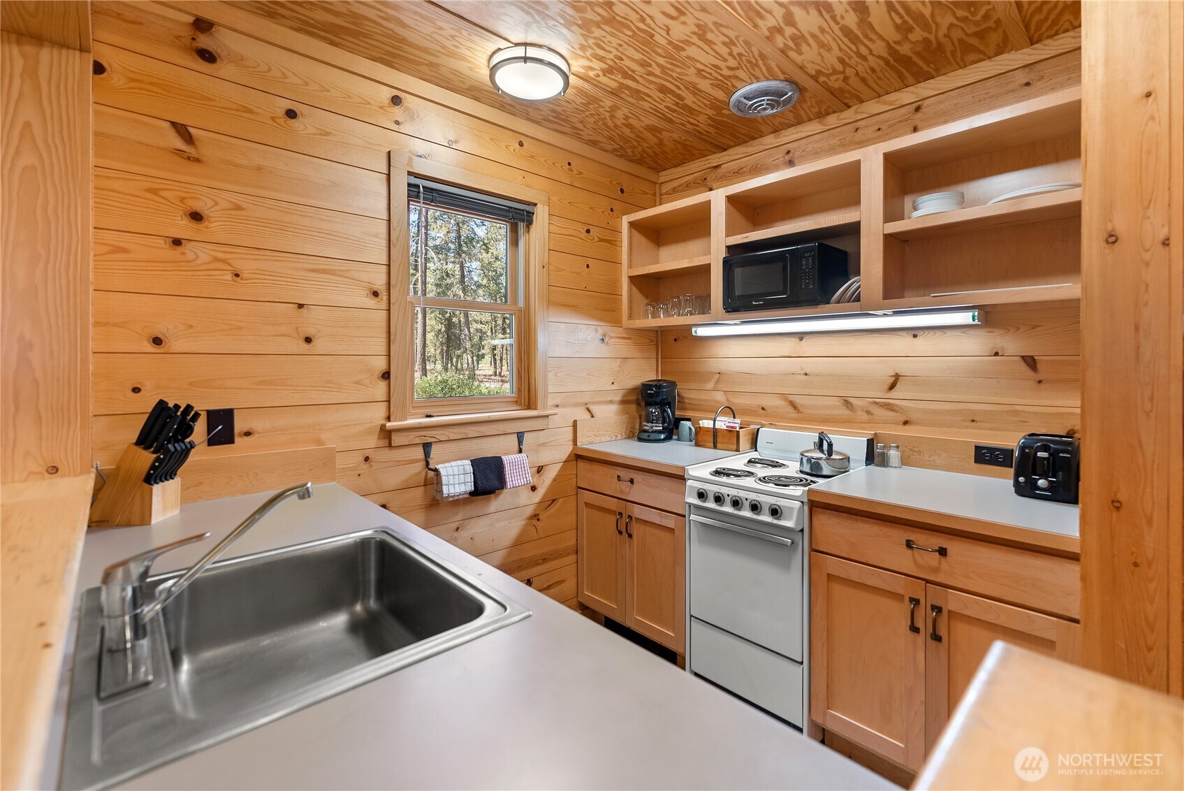 17798 A Hwy 20 #C-8, Mazama, WA 98833