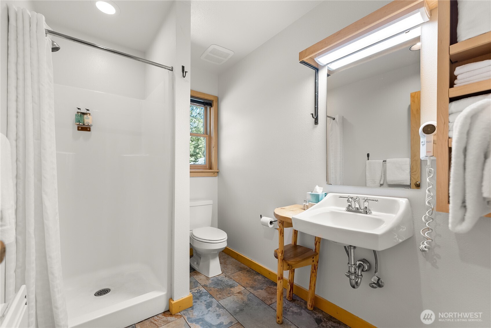 17798 A Hwy 20 #C-8, Mazama, WA 98833
