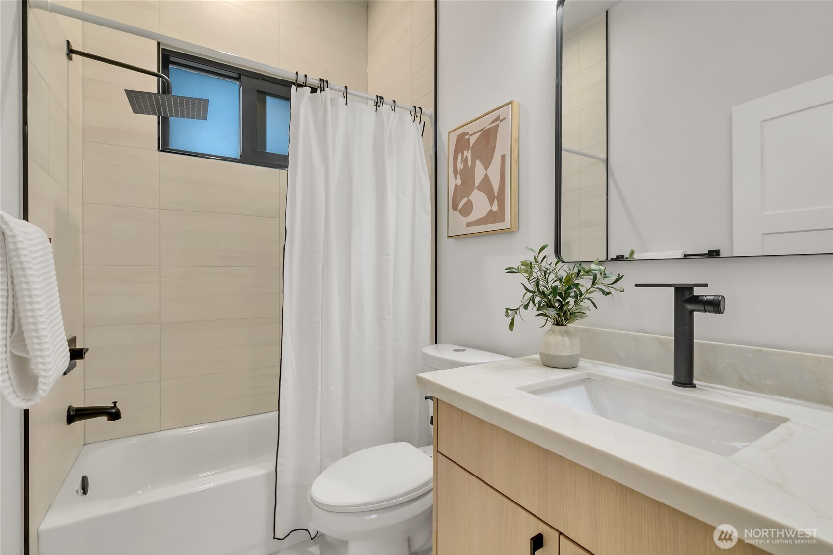 8439 47th Avenue S #B, Seattle, WA 98188