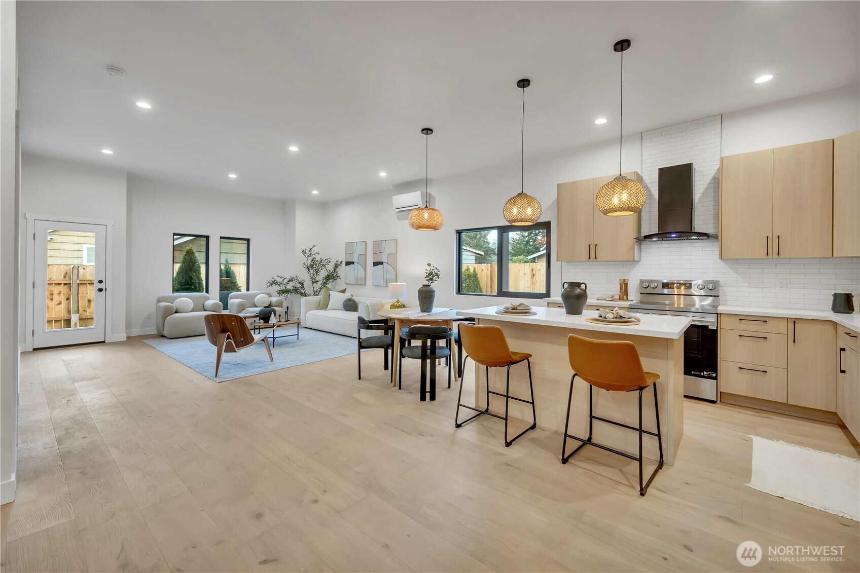 8439 47th Avenue S #B, Seattle, WA 98188