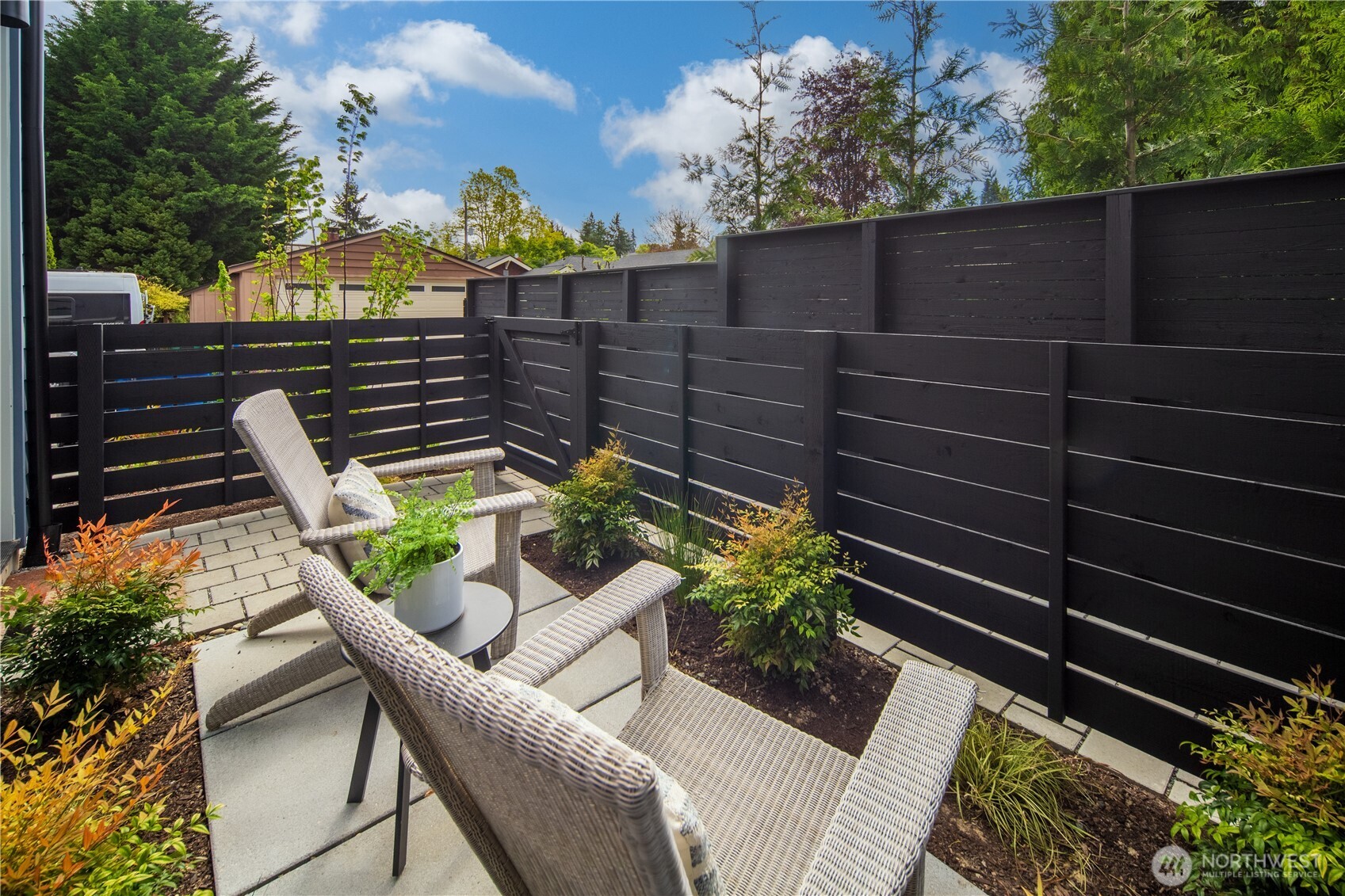 713 B N 70th Street , Seattle, WA 98103