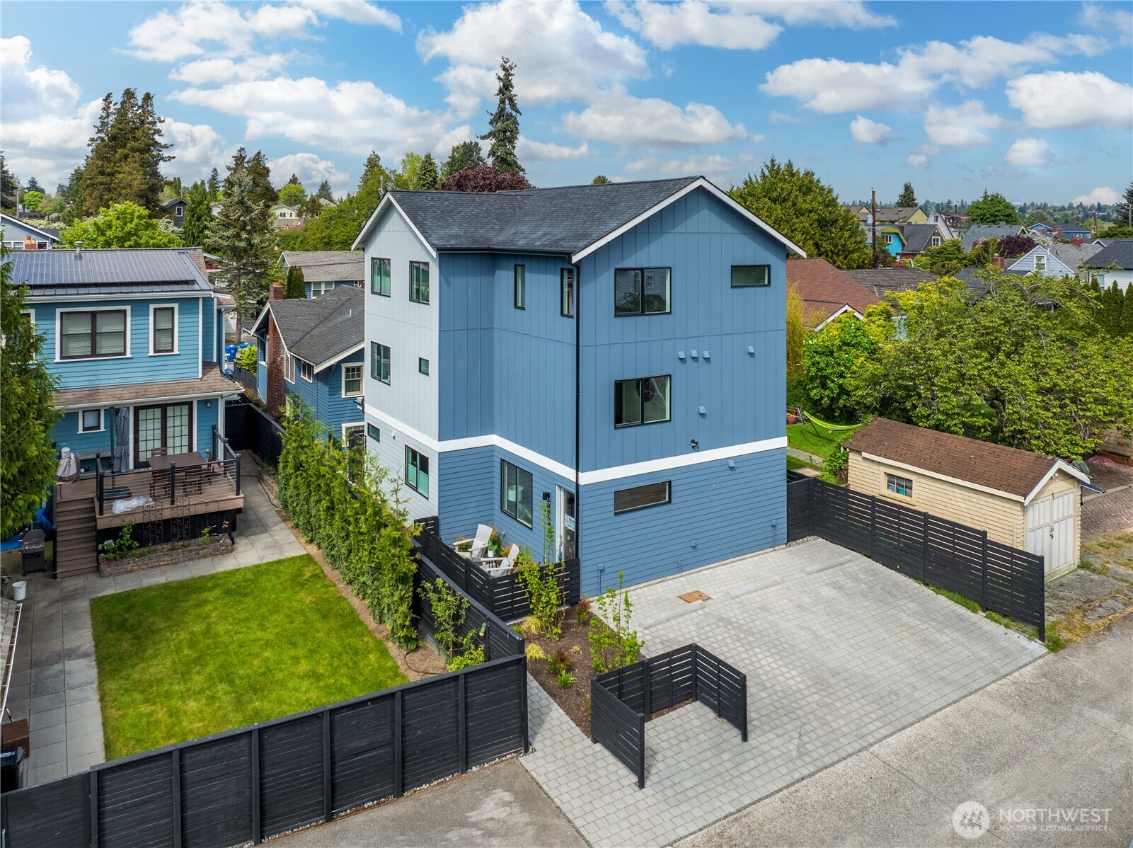 713 B N 70th Street , Seattle, WA 98103
