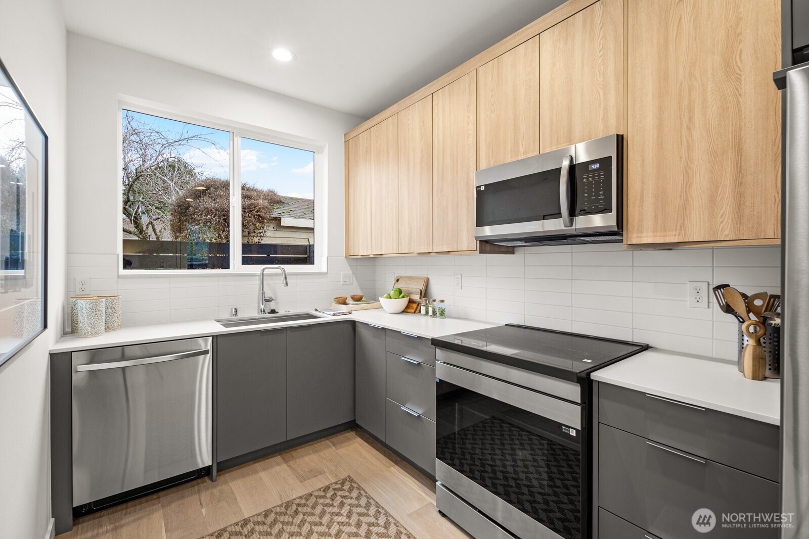 713 B N 70th Street , Seattle, WA 98103