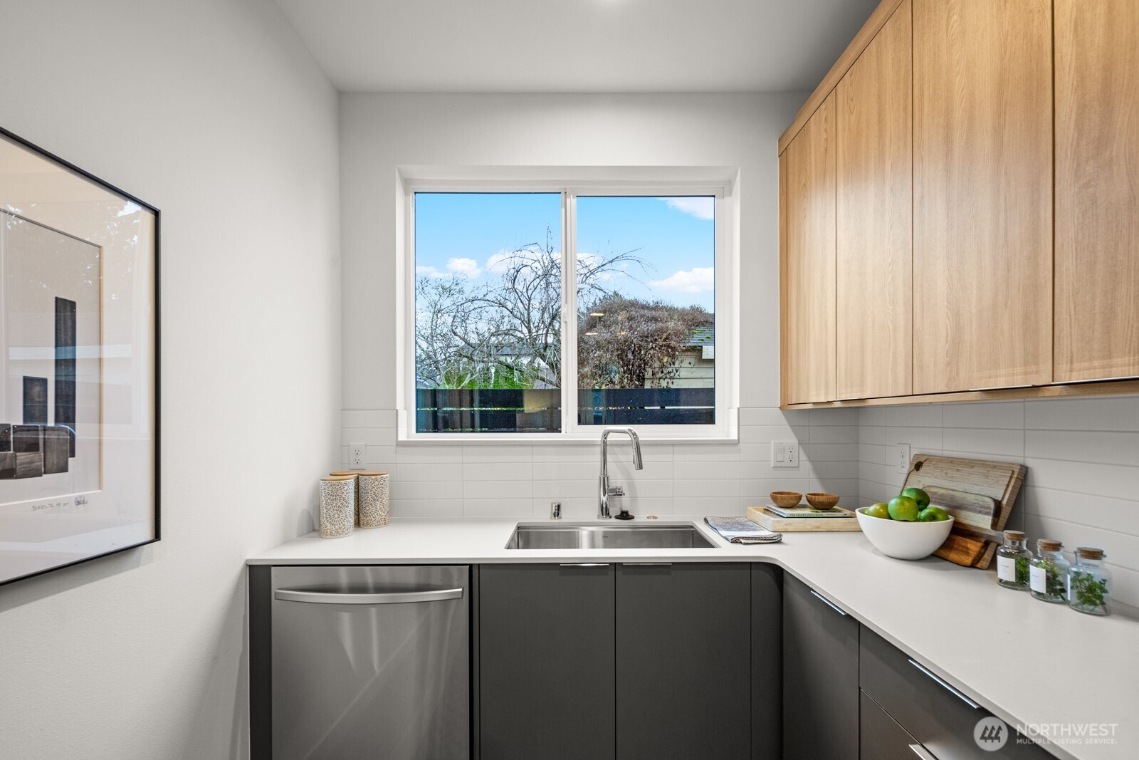 713 B N 70th Street , Seattle, WA 98103