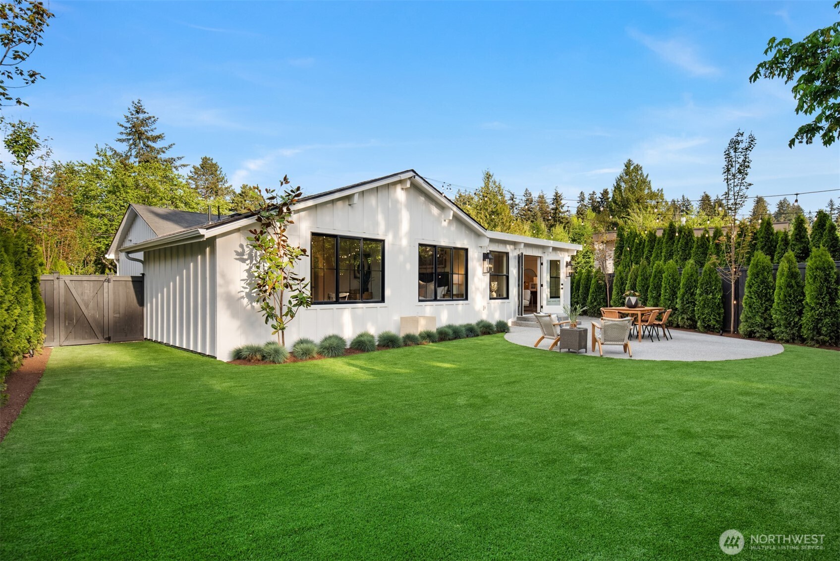 2829 92nd Avenue NE, Clyde Hill, WA 98004