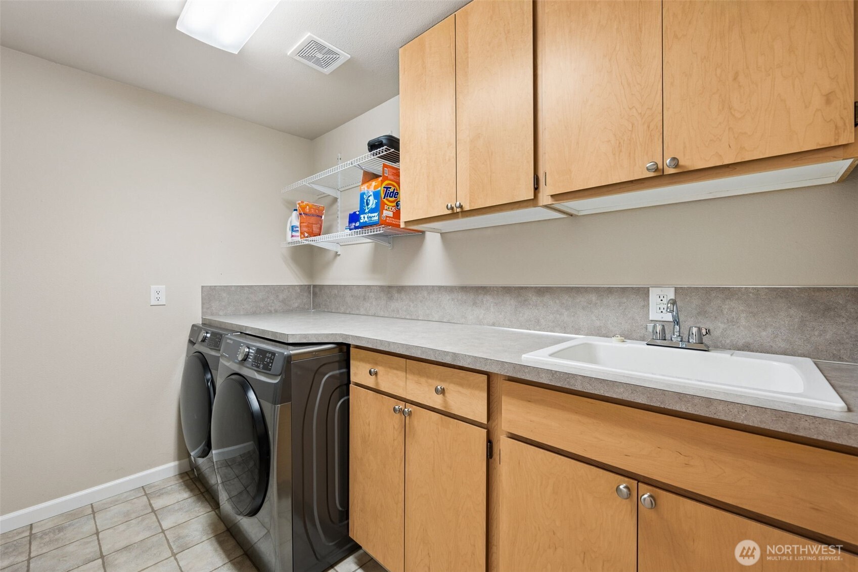 3800 Long Lake Drive SE, Olympia, WA 98503