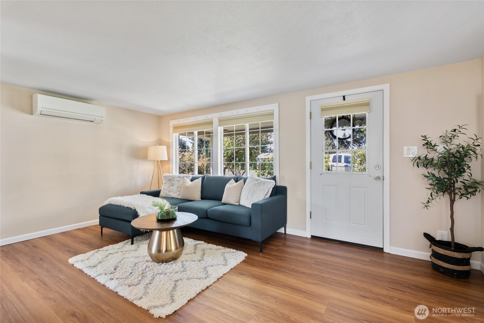 12022 2nd Avenue SW, Seattle, WA 98146-2933