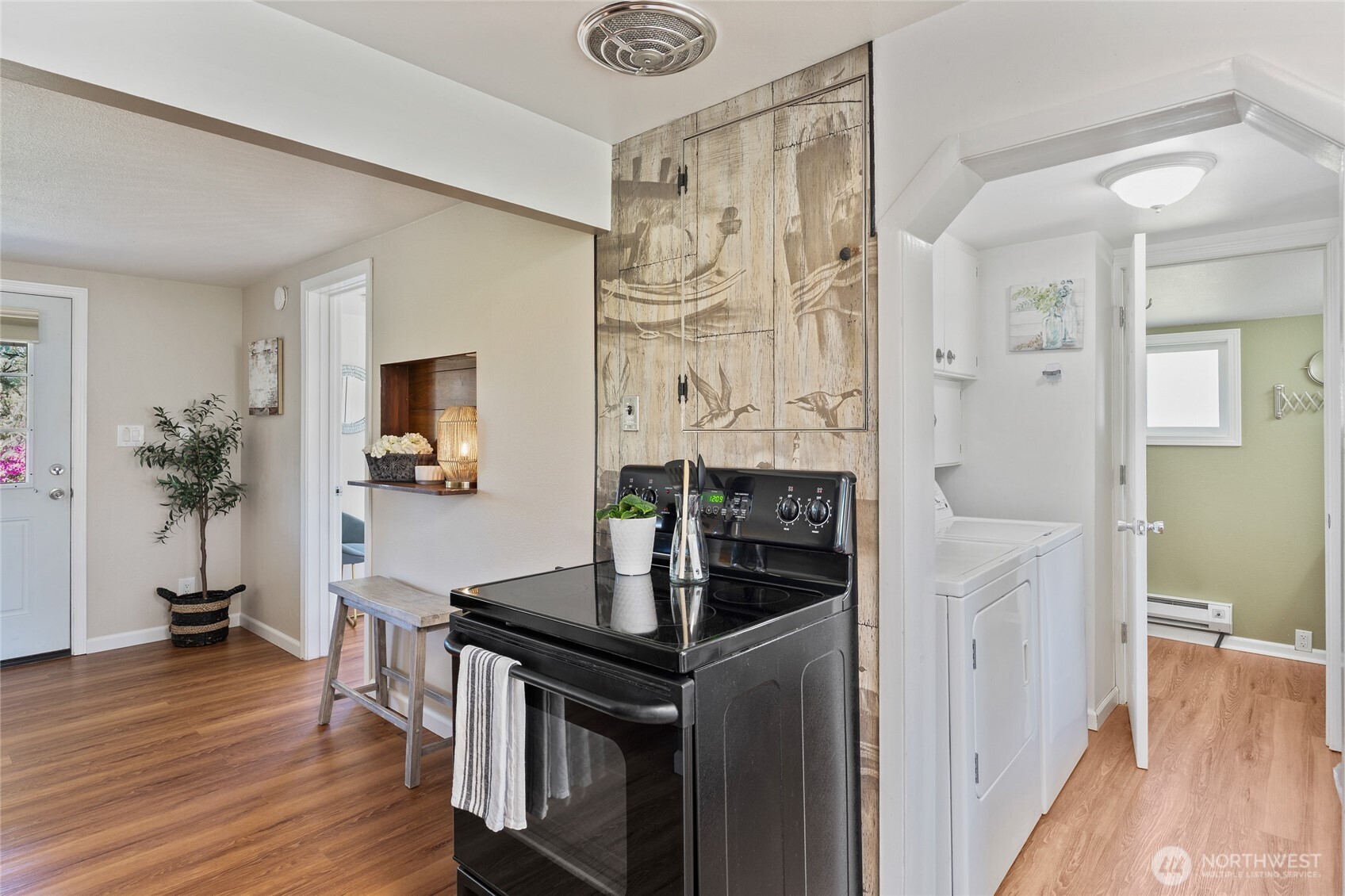 12022 2nd Avenue SW, Seattle, WA 98146-2933
