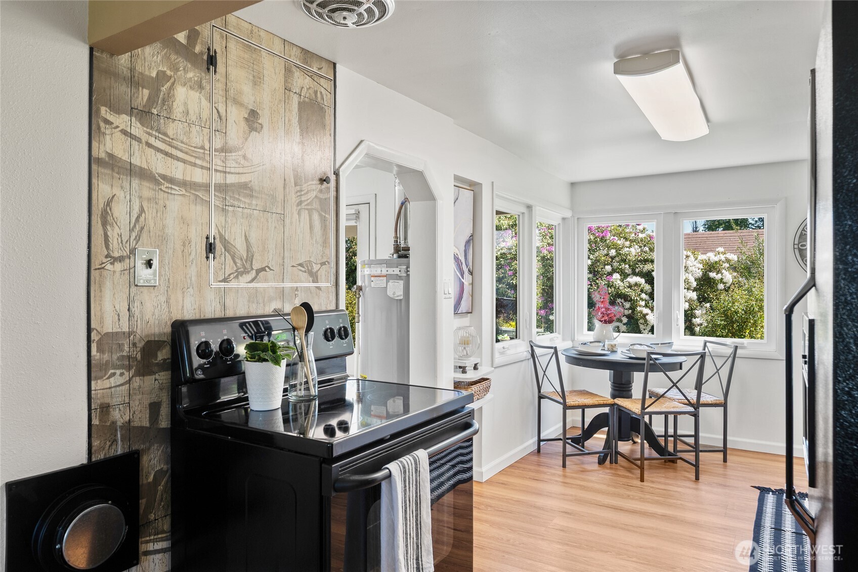 12022 2nd Avenue SW, Seattle, WA 98146-2933