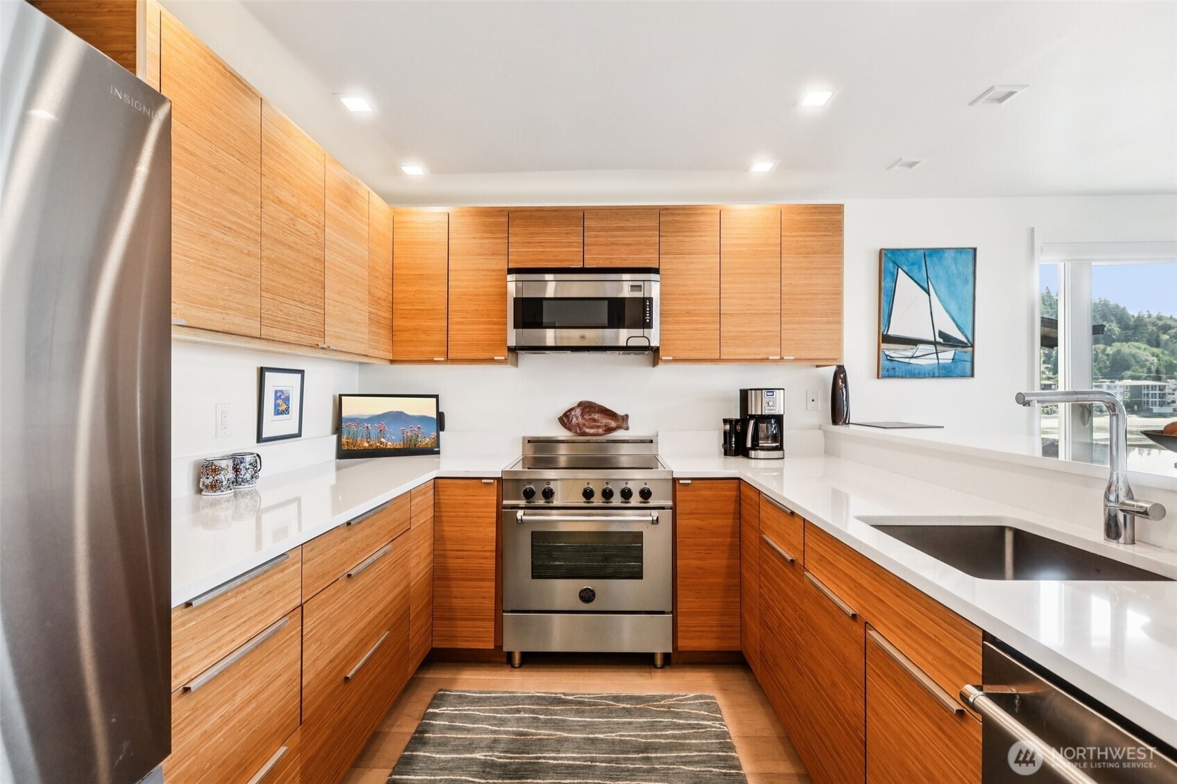 3717 Beach Drive SW #316, Seattle, WA 98106