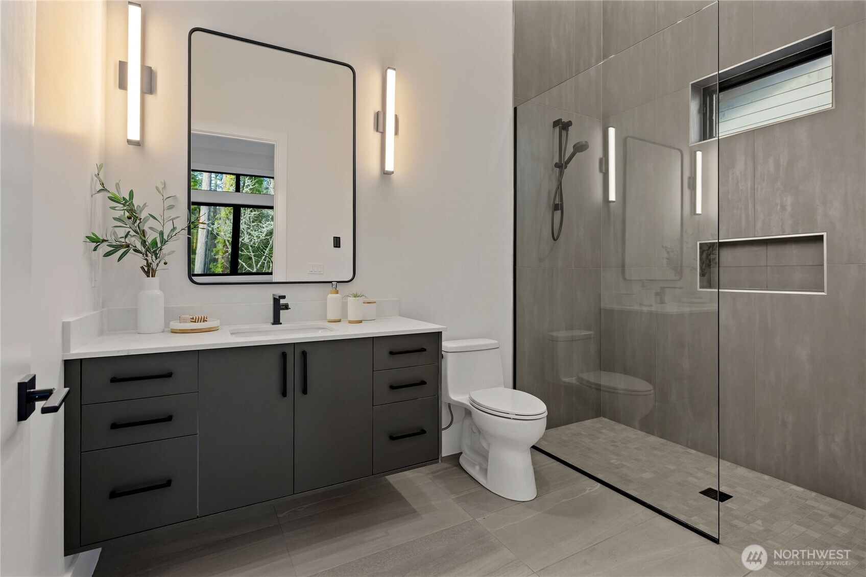 13982 Manzanita Road NE, Bainbridge Island, WA 98110