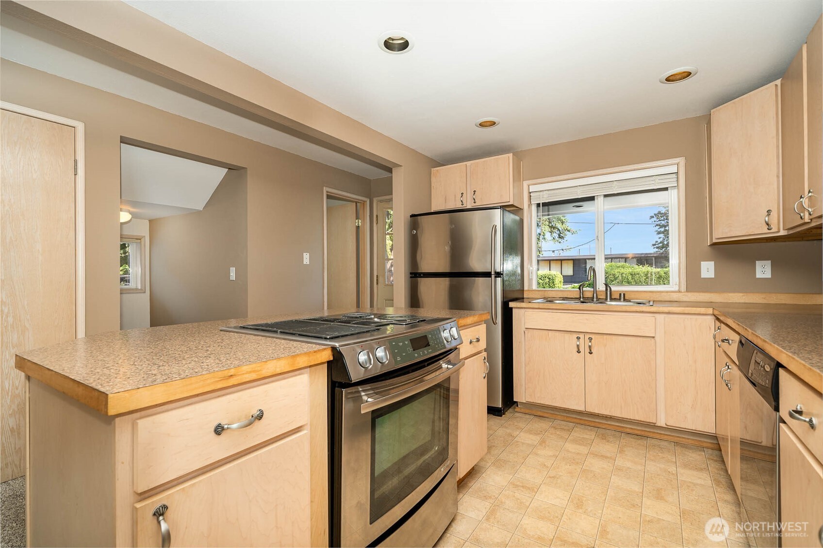 2006 42nd Avenue E, Seattle, WA 98112