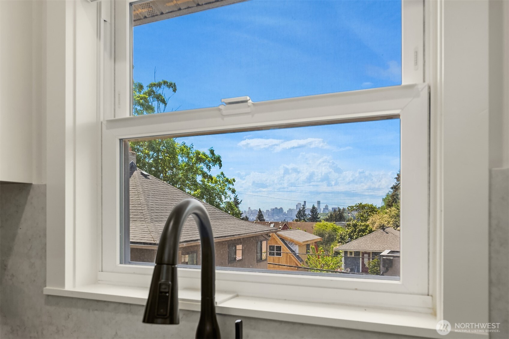 4206 Dayton Avenue N, Seattle, WA 98103