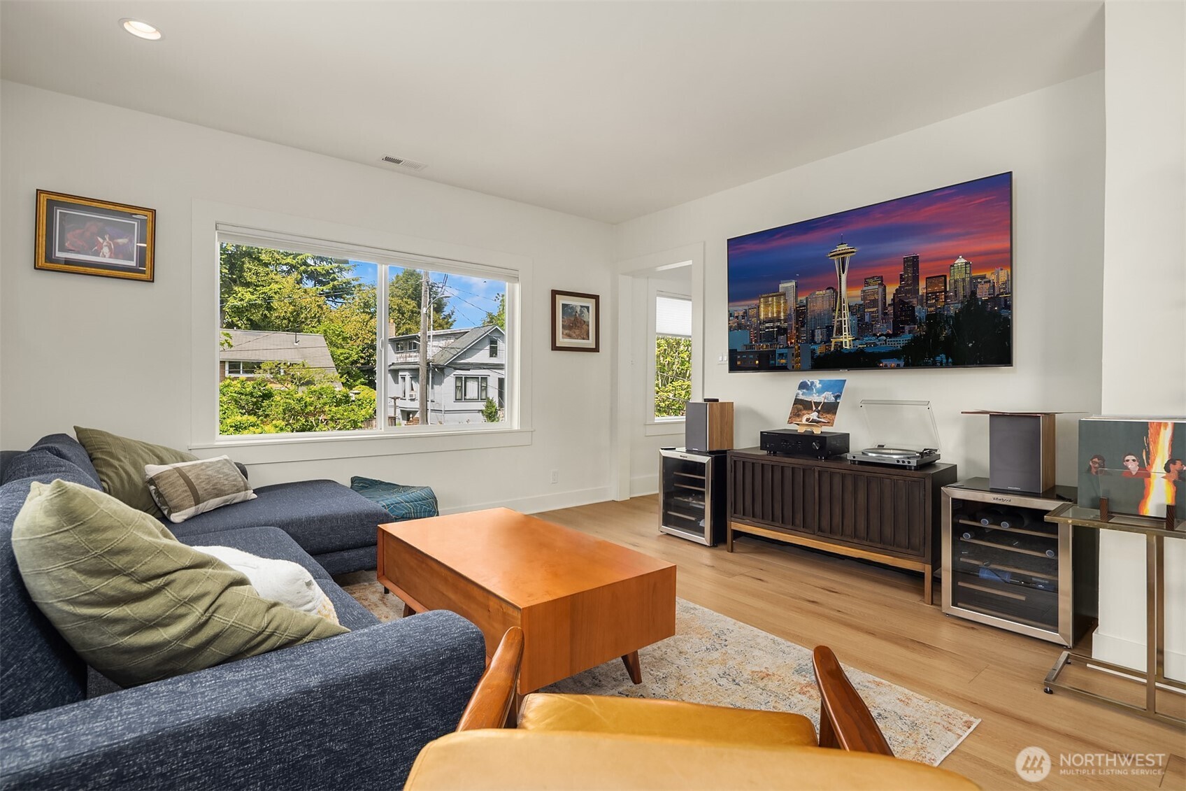 4206 Dayton Avenue N, Seattle, WA 98103