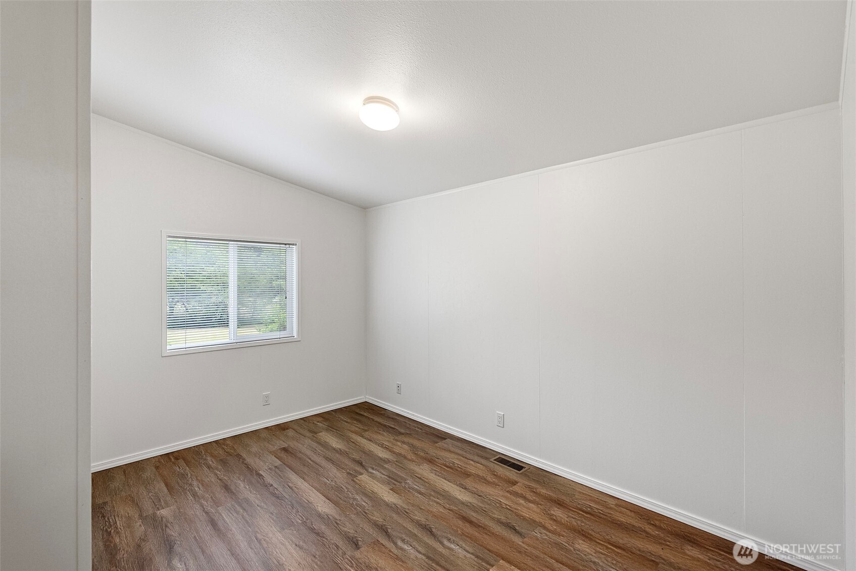 135 NW Walker Road , Poulsbo, WA 98370