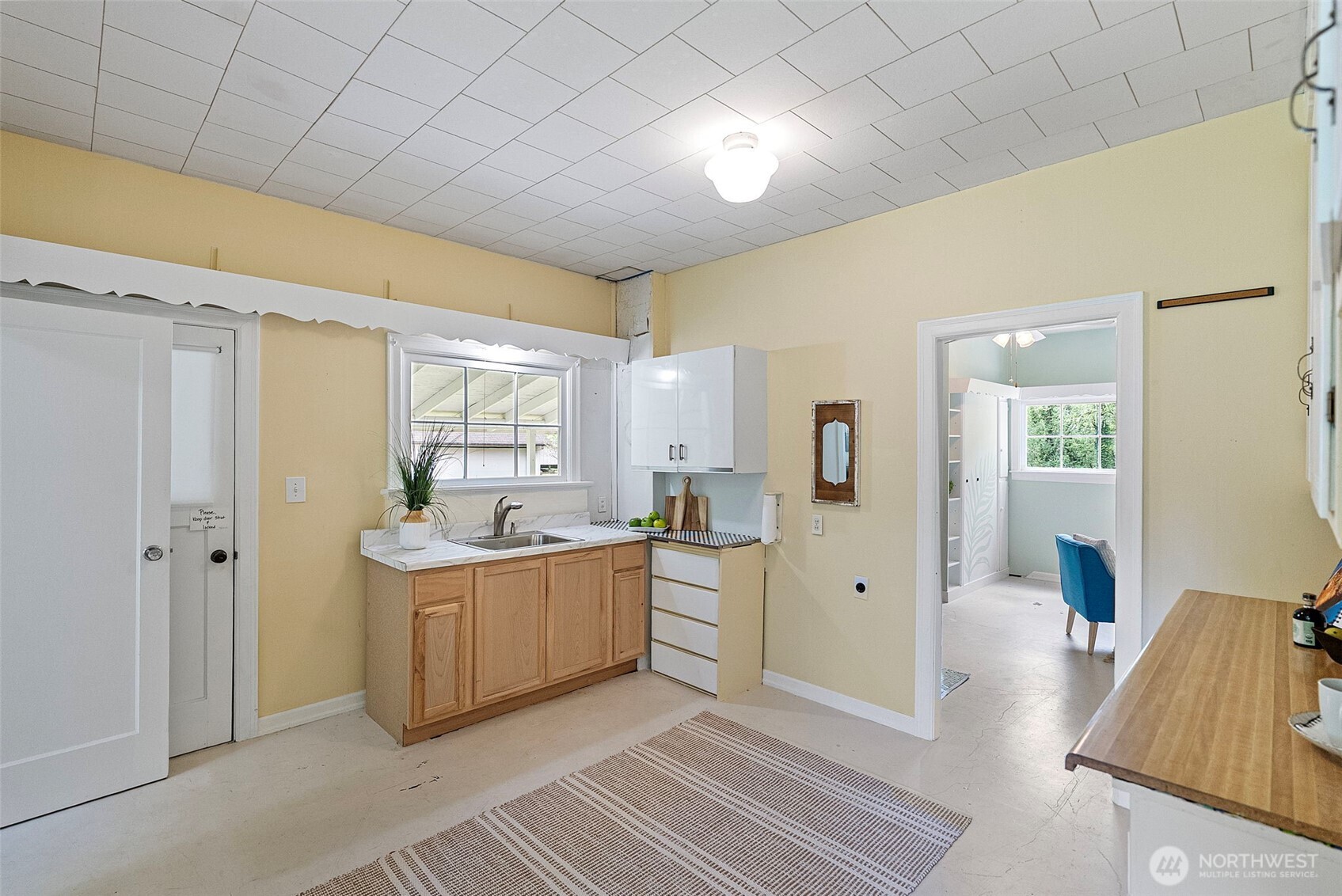 135 NW Walker Road , Poulsbo, WA 98370