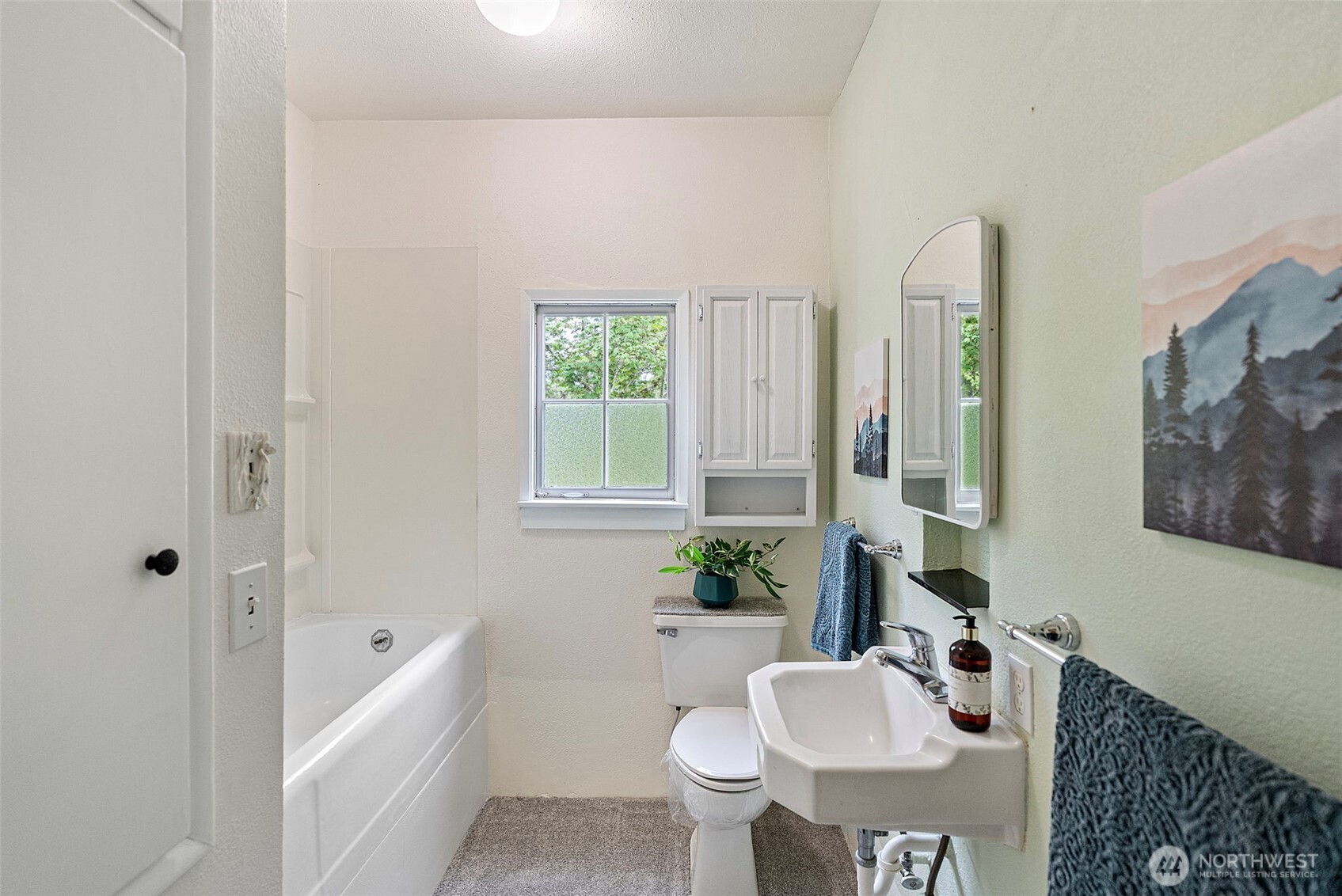 135 NW Walker Road , Poulsbo, WA 98370