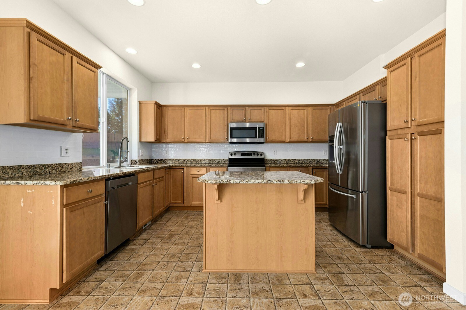 2407 88th Drive NE, Lake Stevens, WA 98258-6429