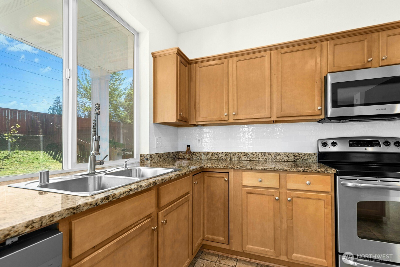 2407 88th Drive NE, Lake Stevens, WA 98258-6429