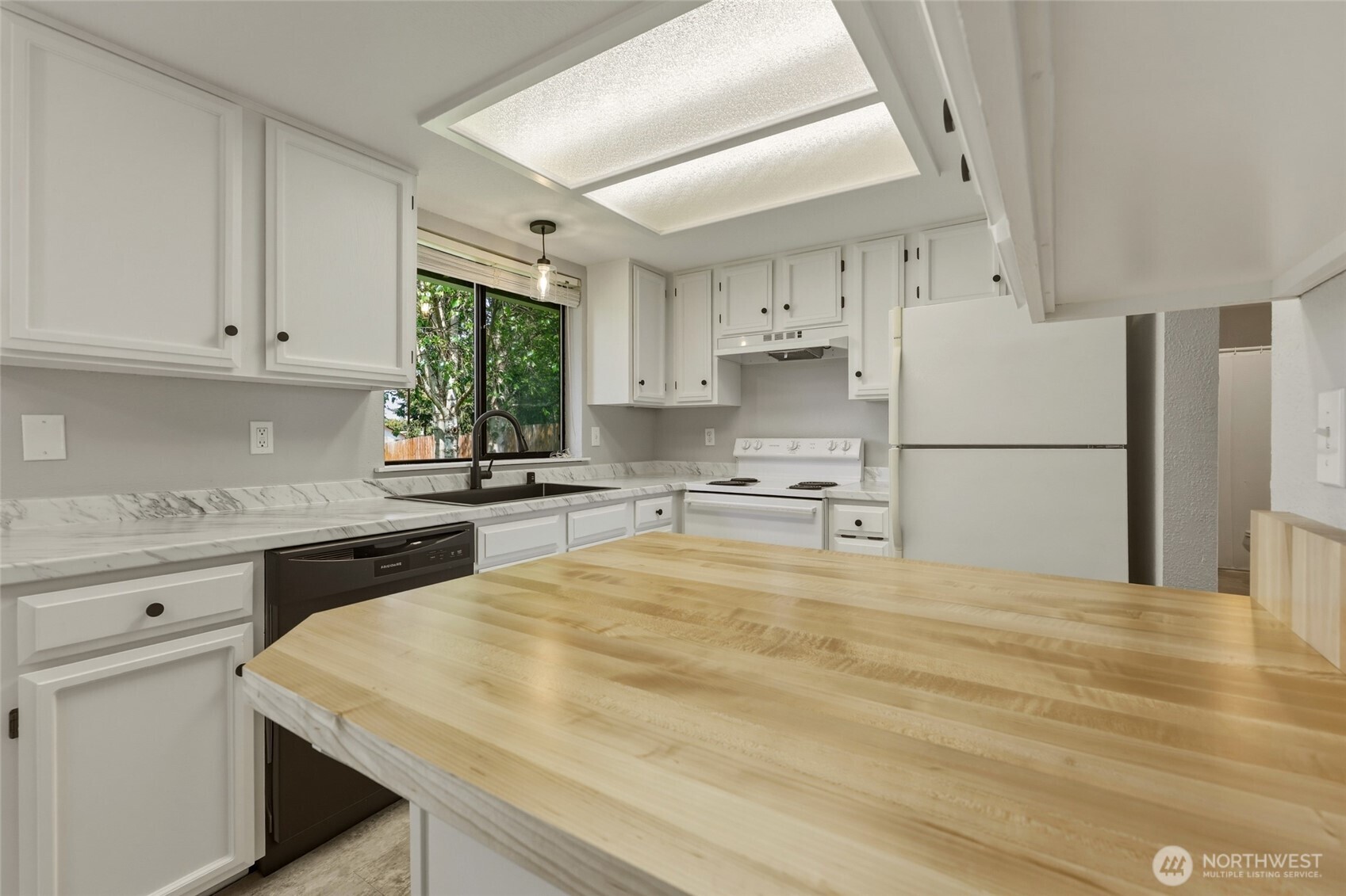 9140 Shadberry Drive SE, Olympia, WA 98513-2175