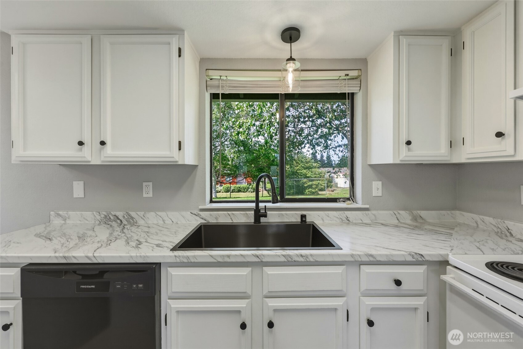 9140 Shadberry Drive SE, Olympia, WA 98513-2175
