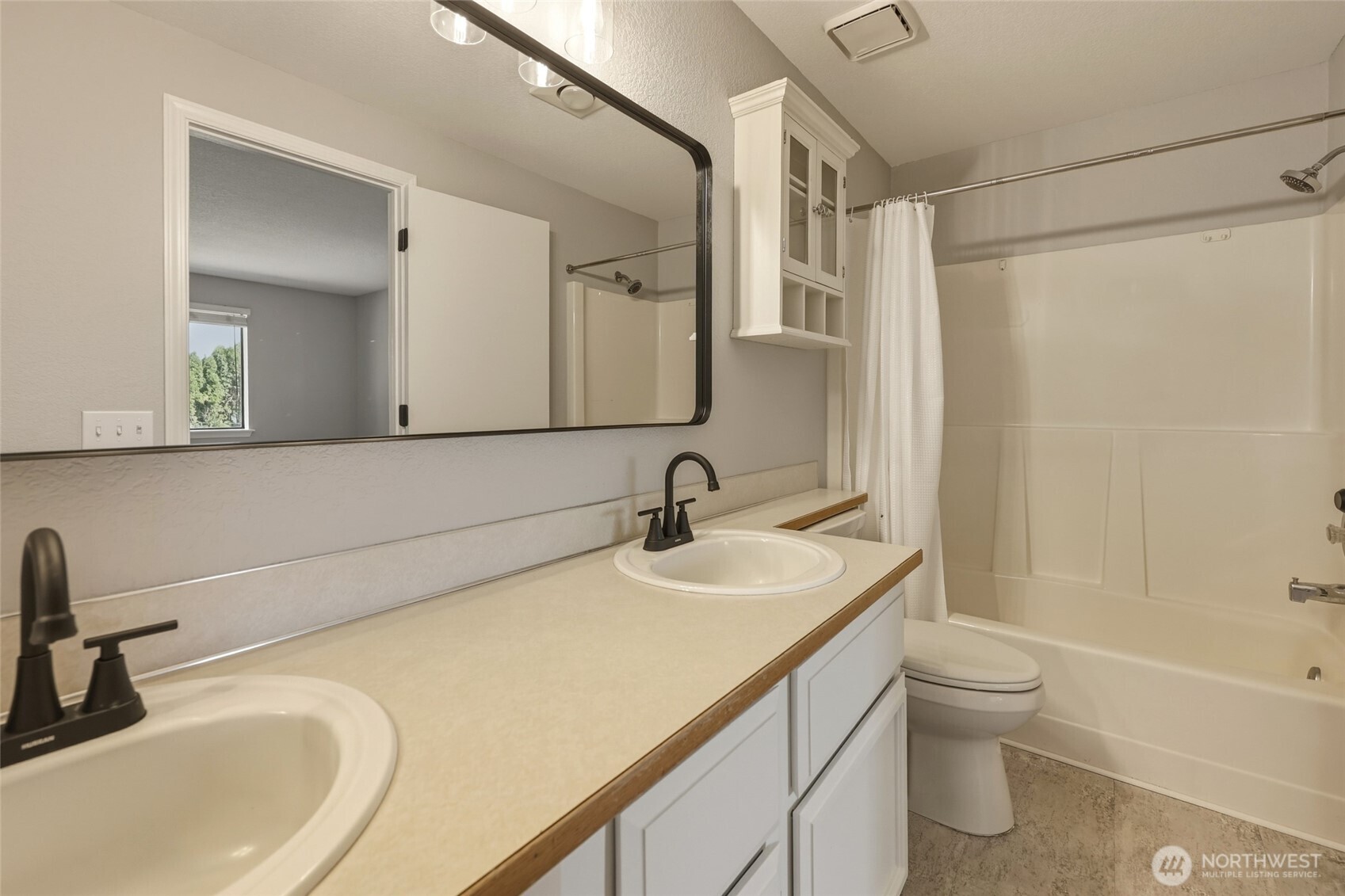 9140 Shadberry Drive SE, Olympia, WA 98513-2175