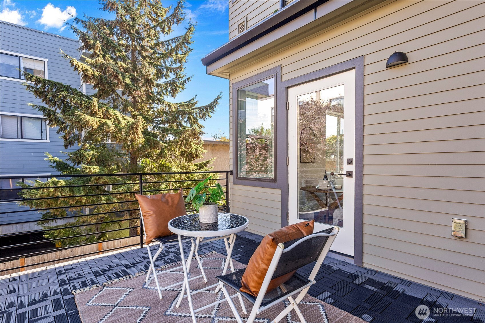 6546 B Latona Avenue NE, Seattle, WA 98115