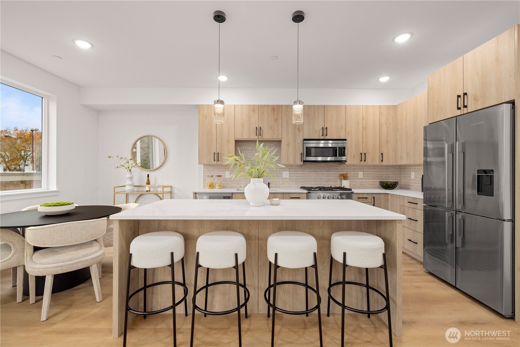 6546 B Latona Avenue NE, Seattle, WA 98115