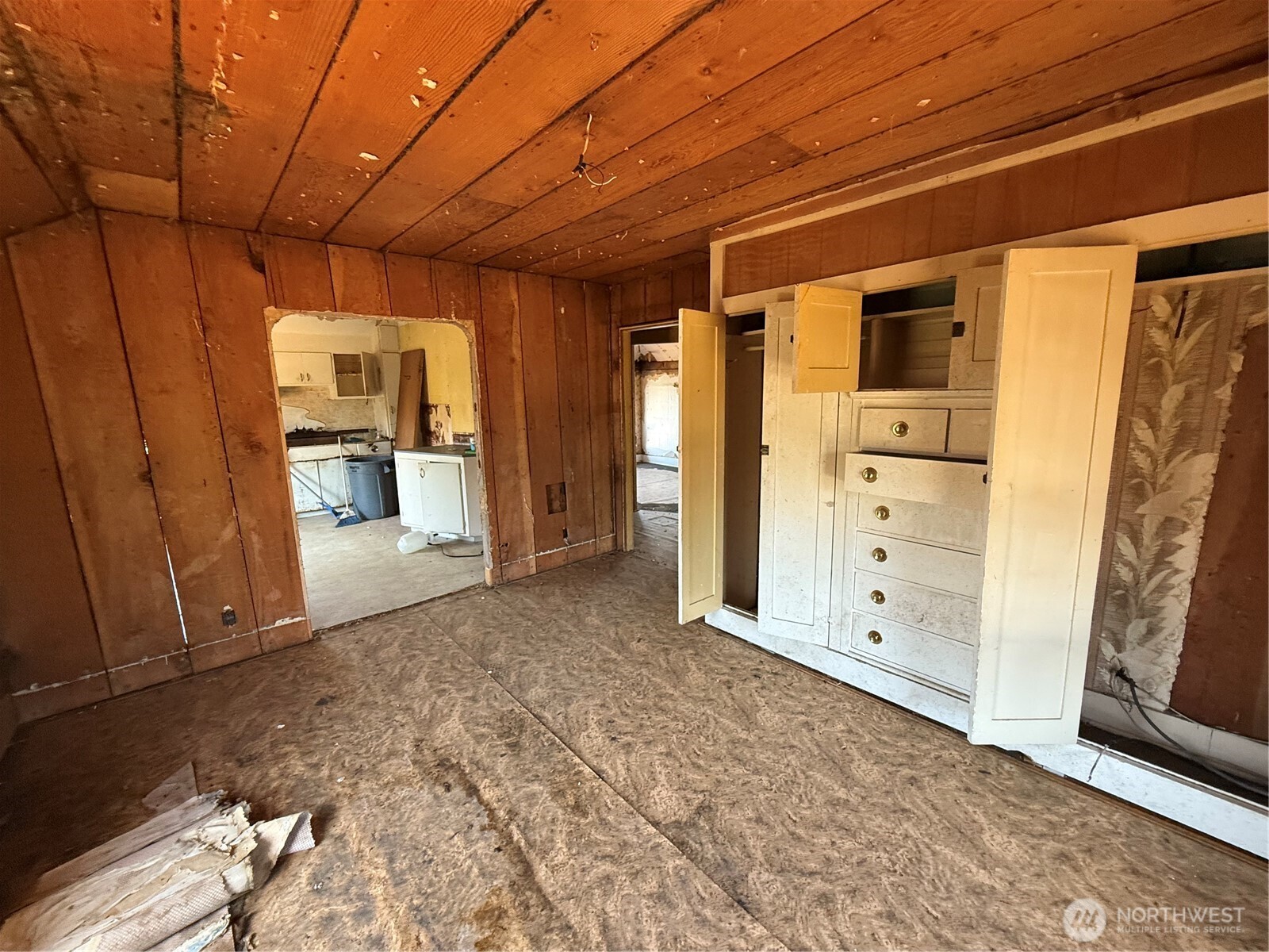 222 12th Street , Raymond, WA 98577