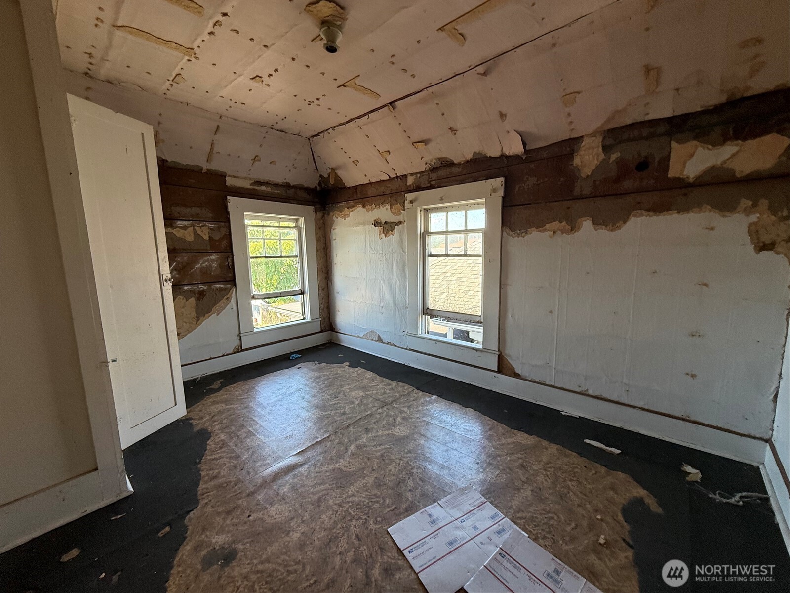 222 12th Street , Raymond, WA 98577