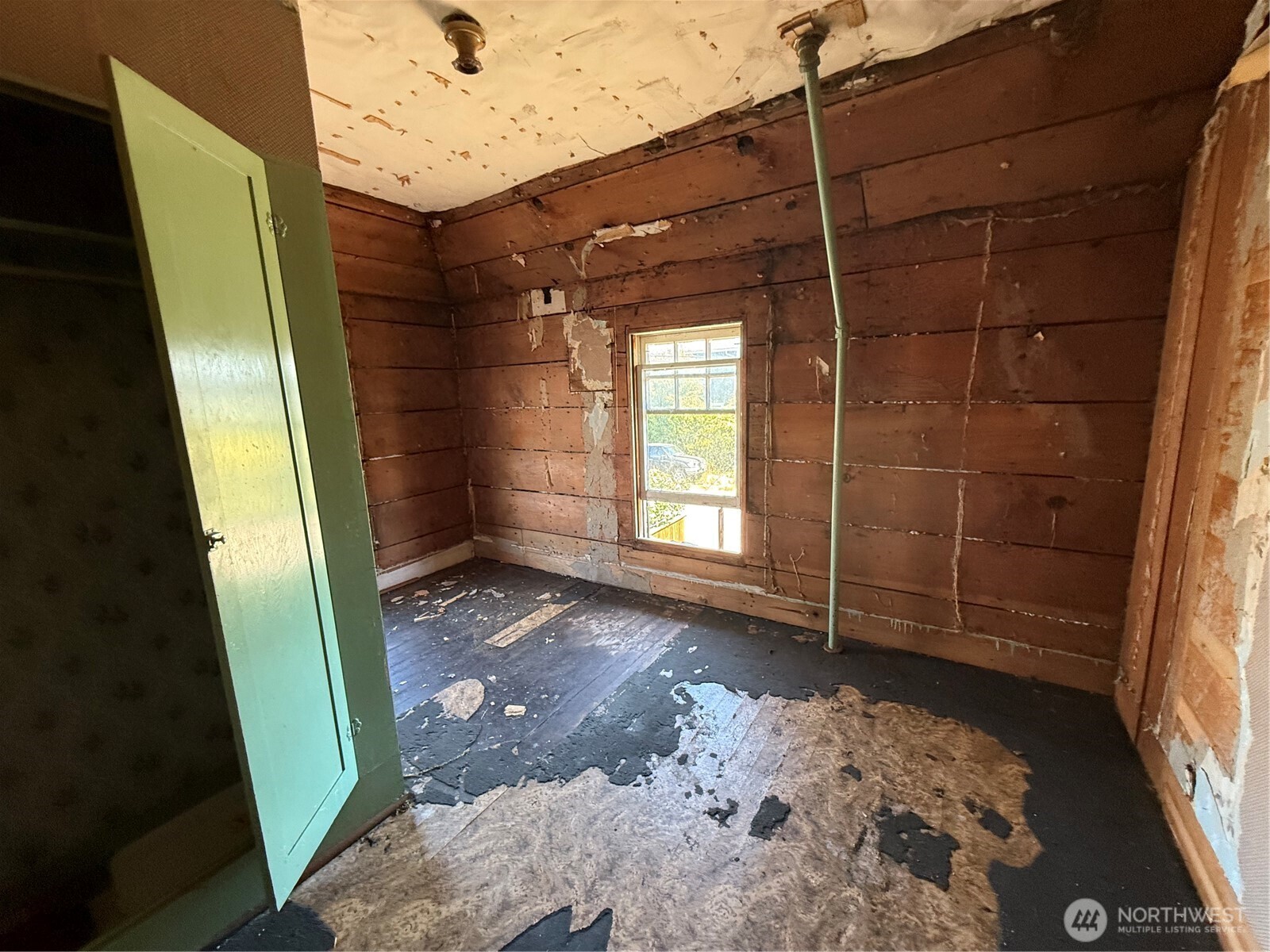 222 12th Street , Raymond, WA 98577