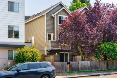 5260 Brooklyn Avenue NE, Seattle, WA 98105