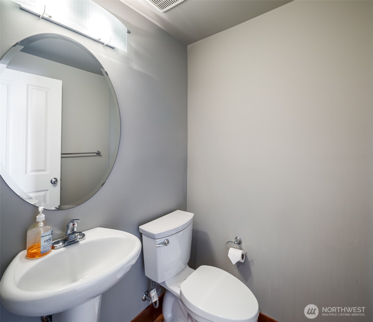 5260 Brooklyn Avenue NE, Seattle, WA 98105