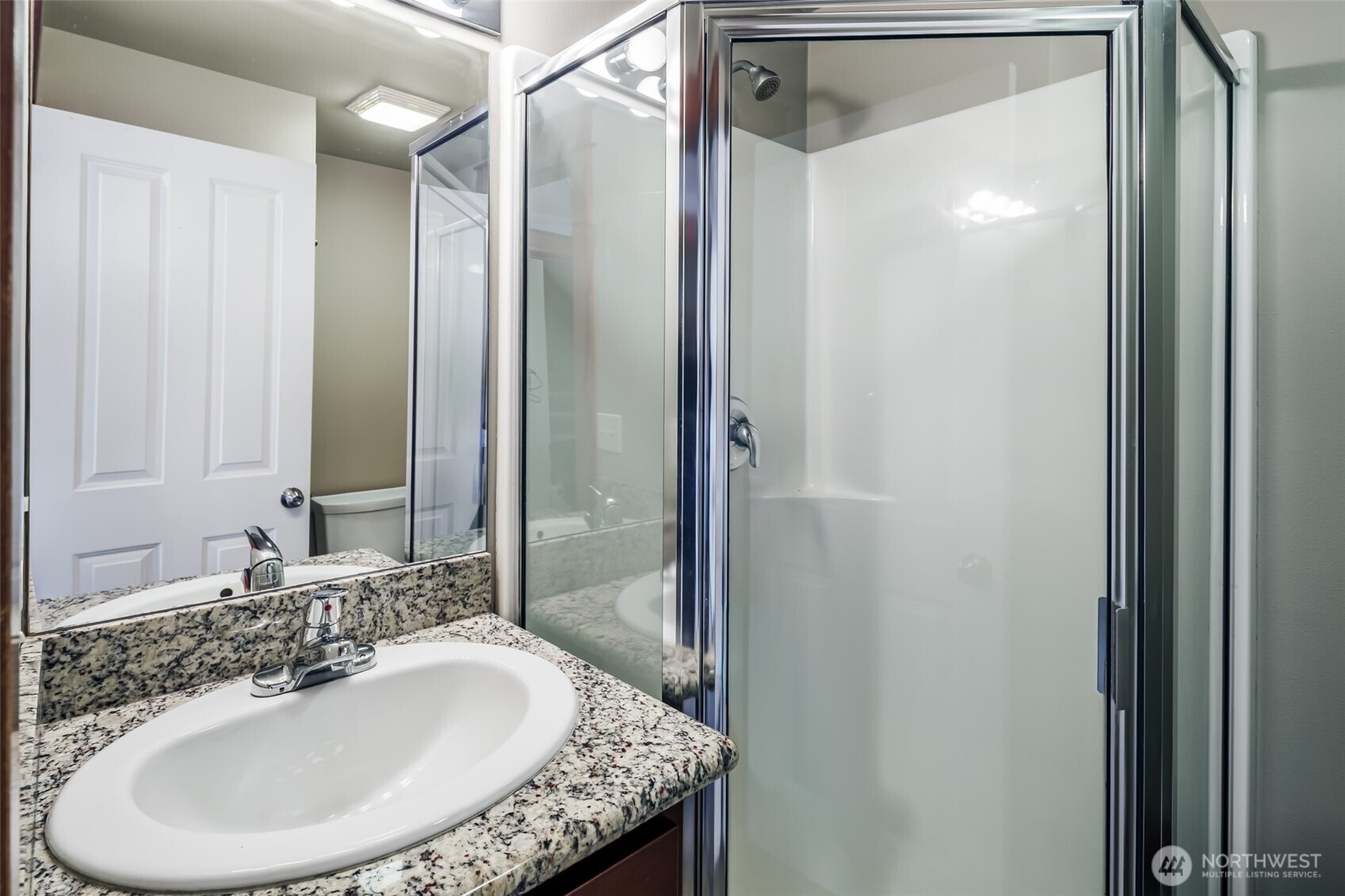 5260 Brooklyn Avenue NE, Seattle, WA 98105