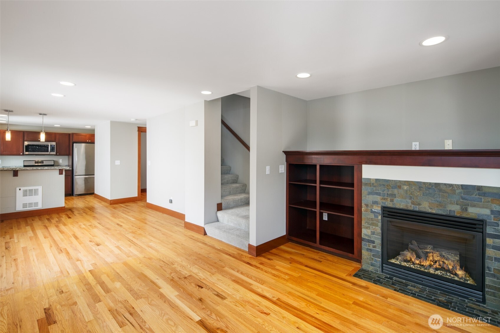 5260 Brooklyn Avenue NE, Seattle, WA 98105