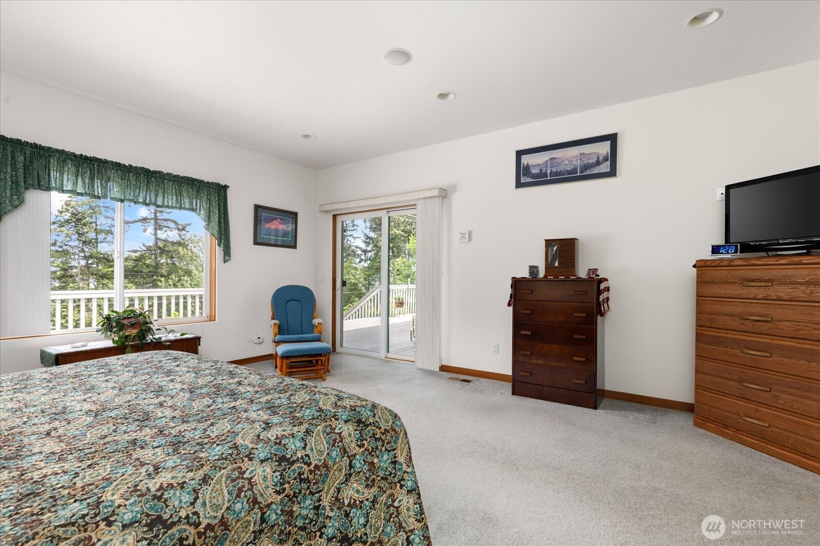 152 E Morris Road , Coupeville, WA 98239