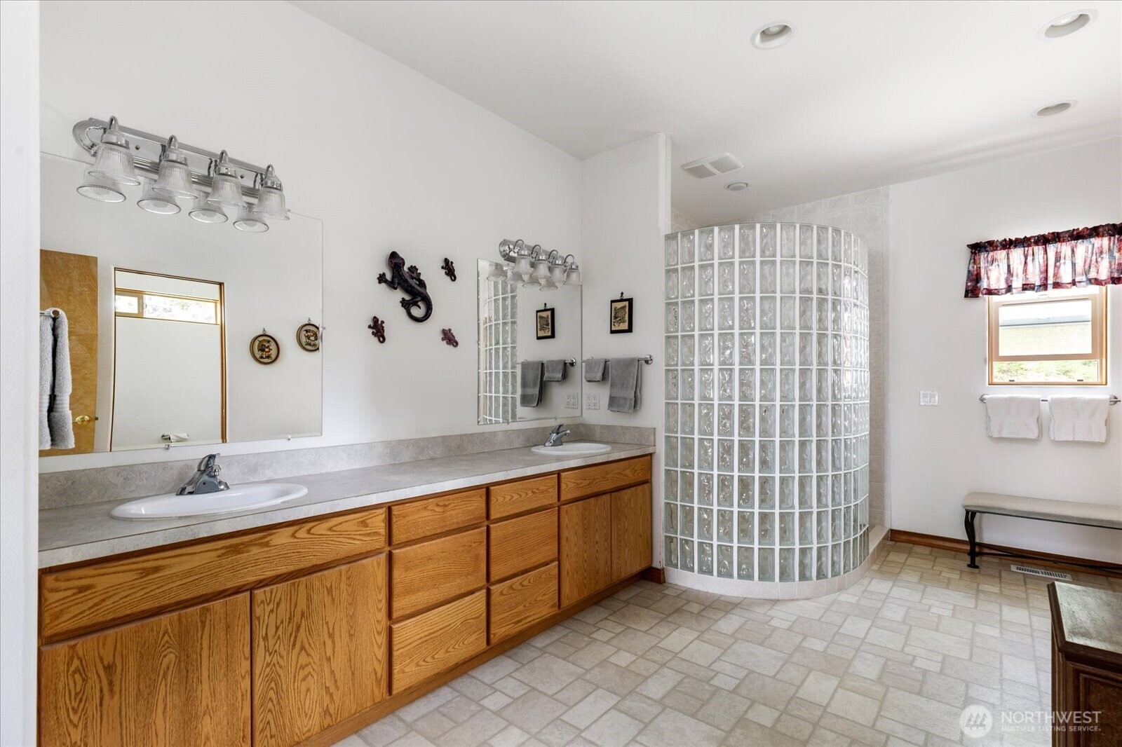 152 E Morris Road , Coupeville, WA 98239