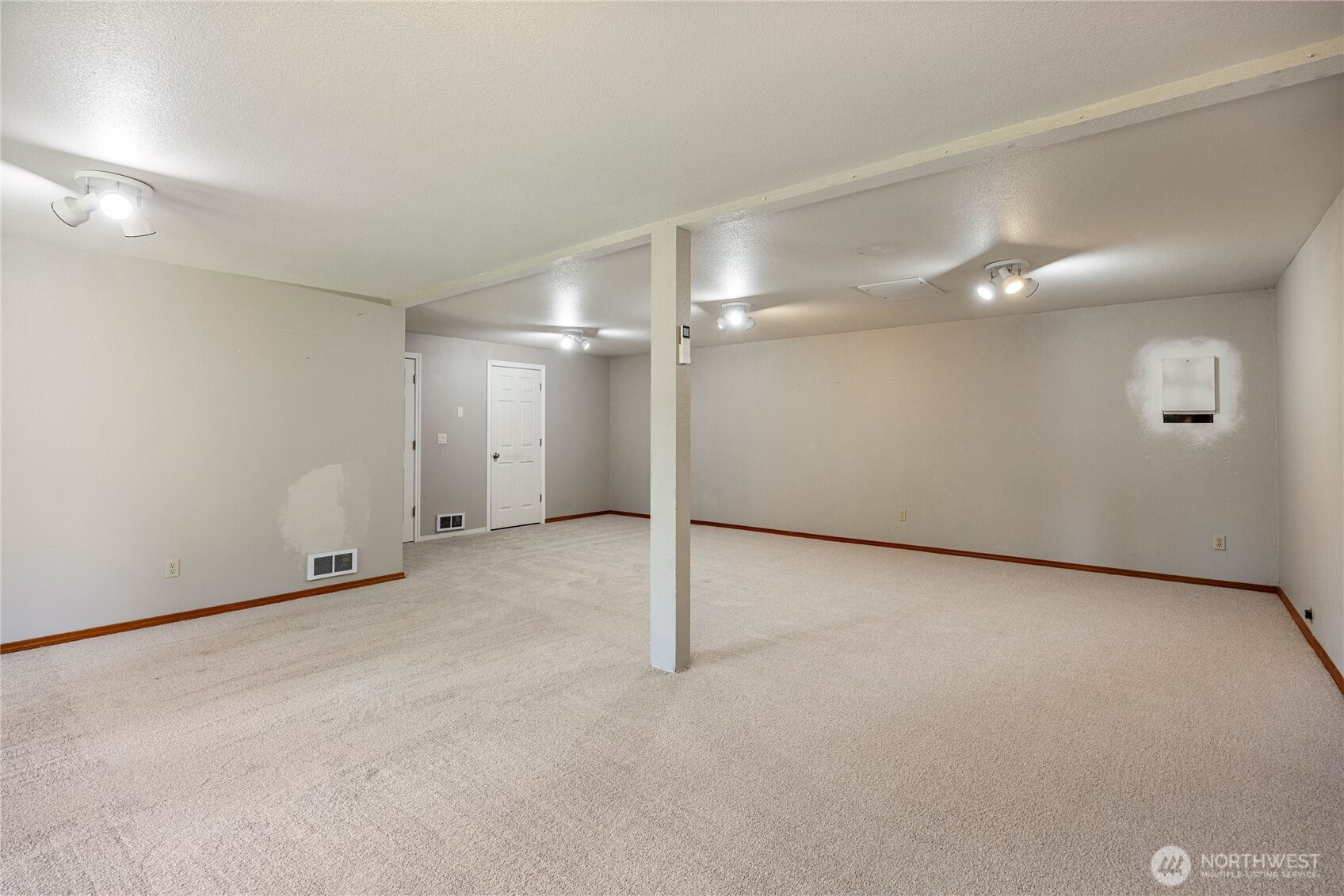 261 E Rainier Court , Allyn, WA 98524