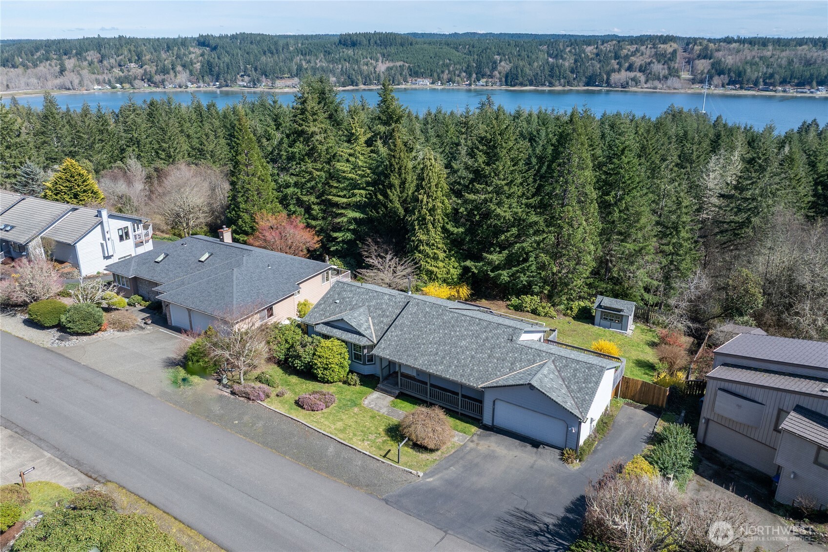 261 E Rainier Court , Allyn, WA 98524