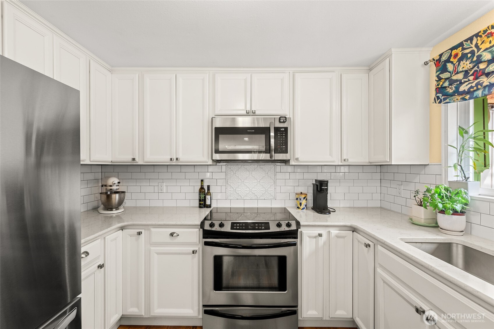 25720 78th Avenue SW, Vashon, WA 98070