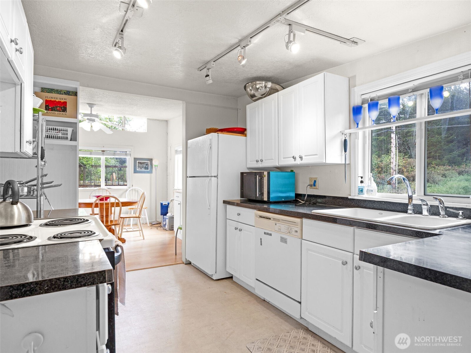 29001 O Street , Ocean Park, WA 98640