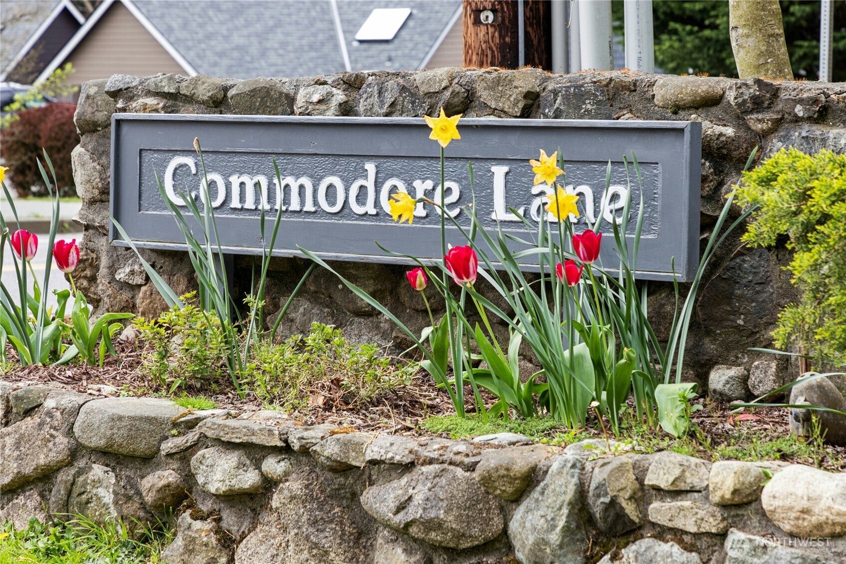 1854 Commodore Lane NW, Bainbridge Island, WA 98110