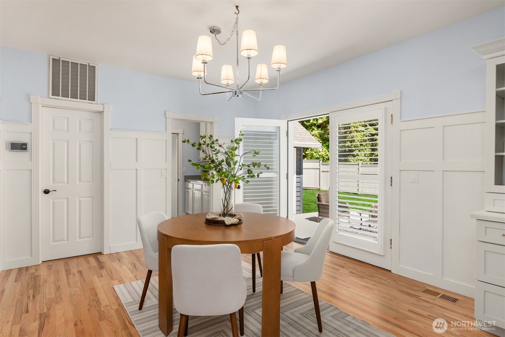 1854 Commodore Lane NW, Bainbridge Island, WA 98110