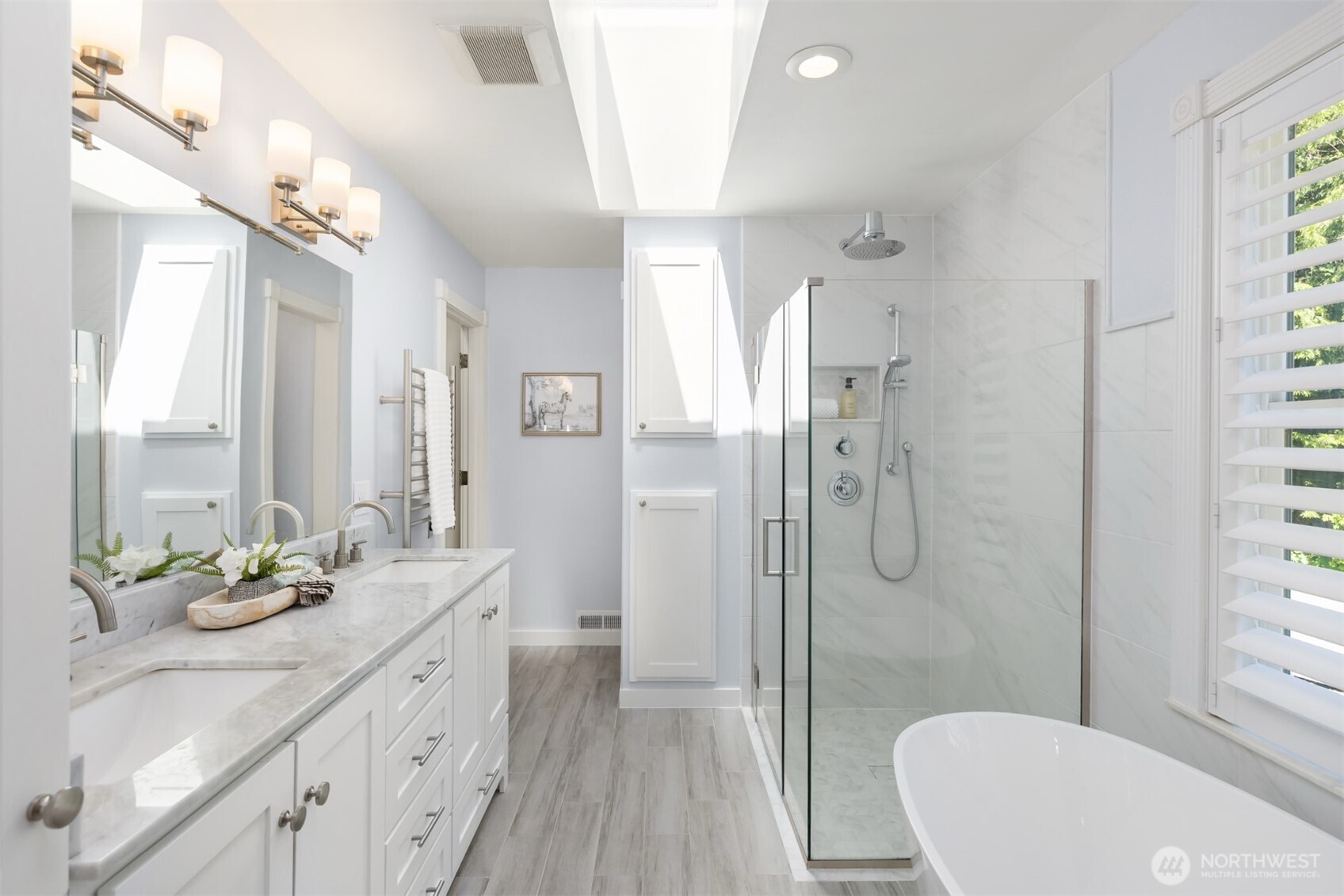 1854 Commodore Lane NW, Bainbridge Island, WA 98110