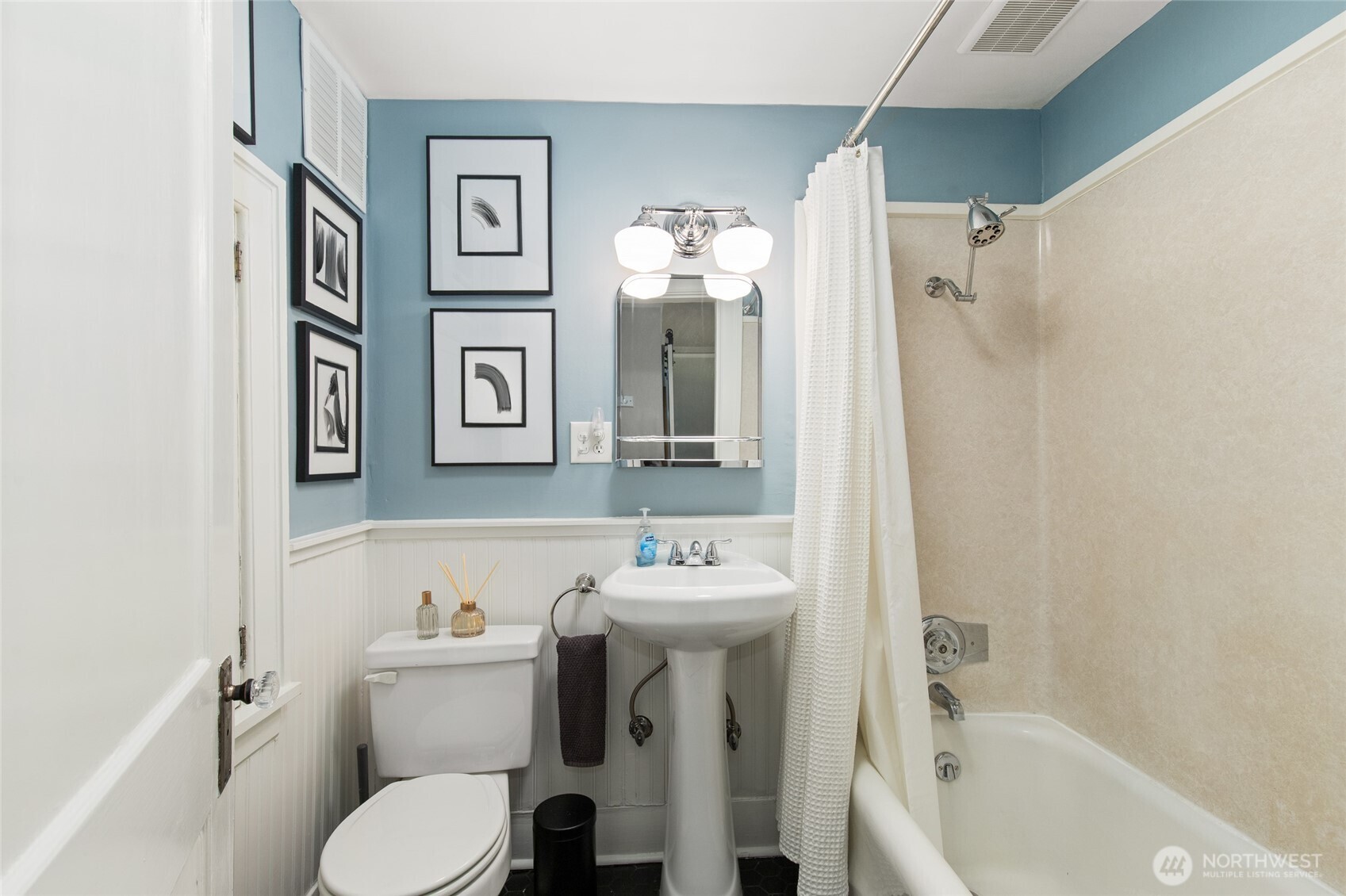 4725 15th Avenue NE #12, Seattle, WA 98105