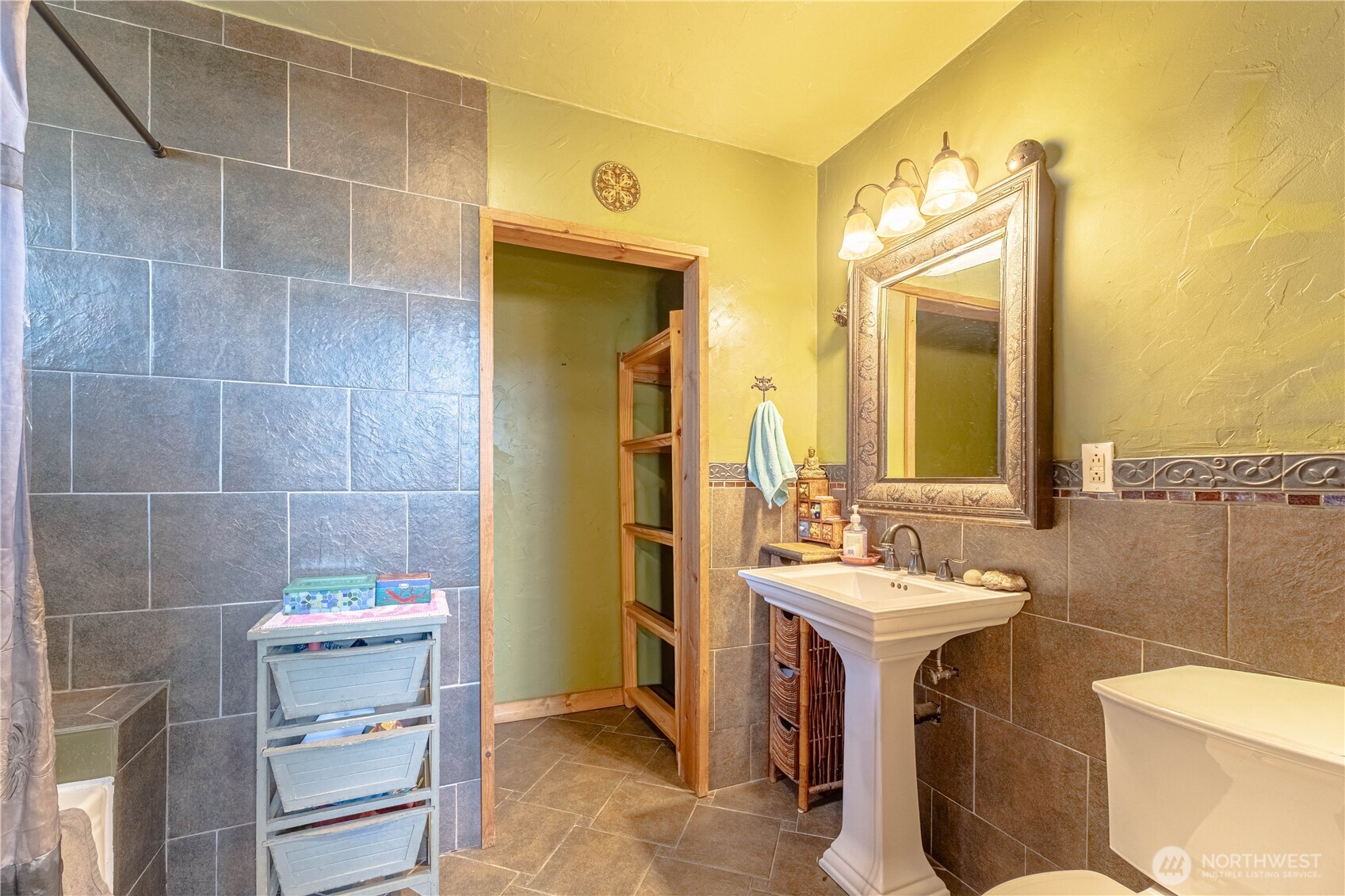 8102 Silva Avenue SE, Snoqualmie, WA 98065