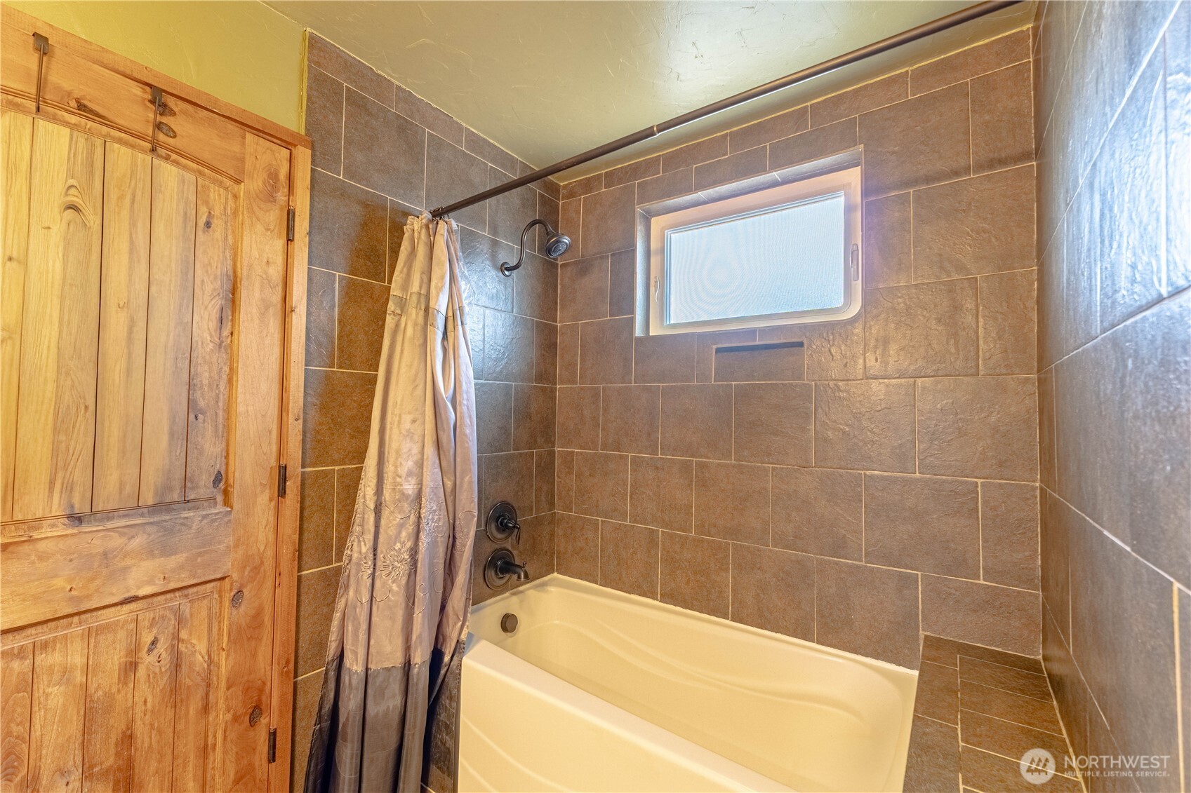 8102 Silva Avenue SE, Snoqualmie, WA 98065