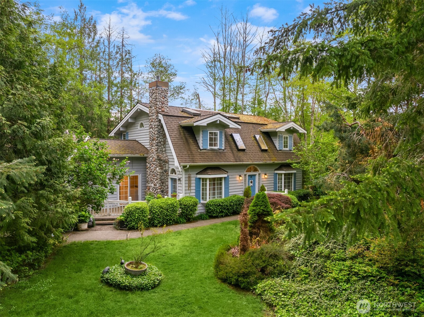 4331 Rhodes End NE, Bainbridge Island, WA 98110-3270